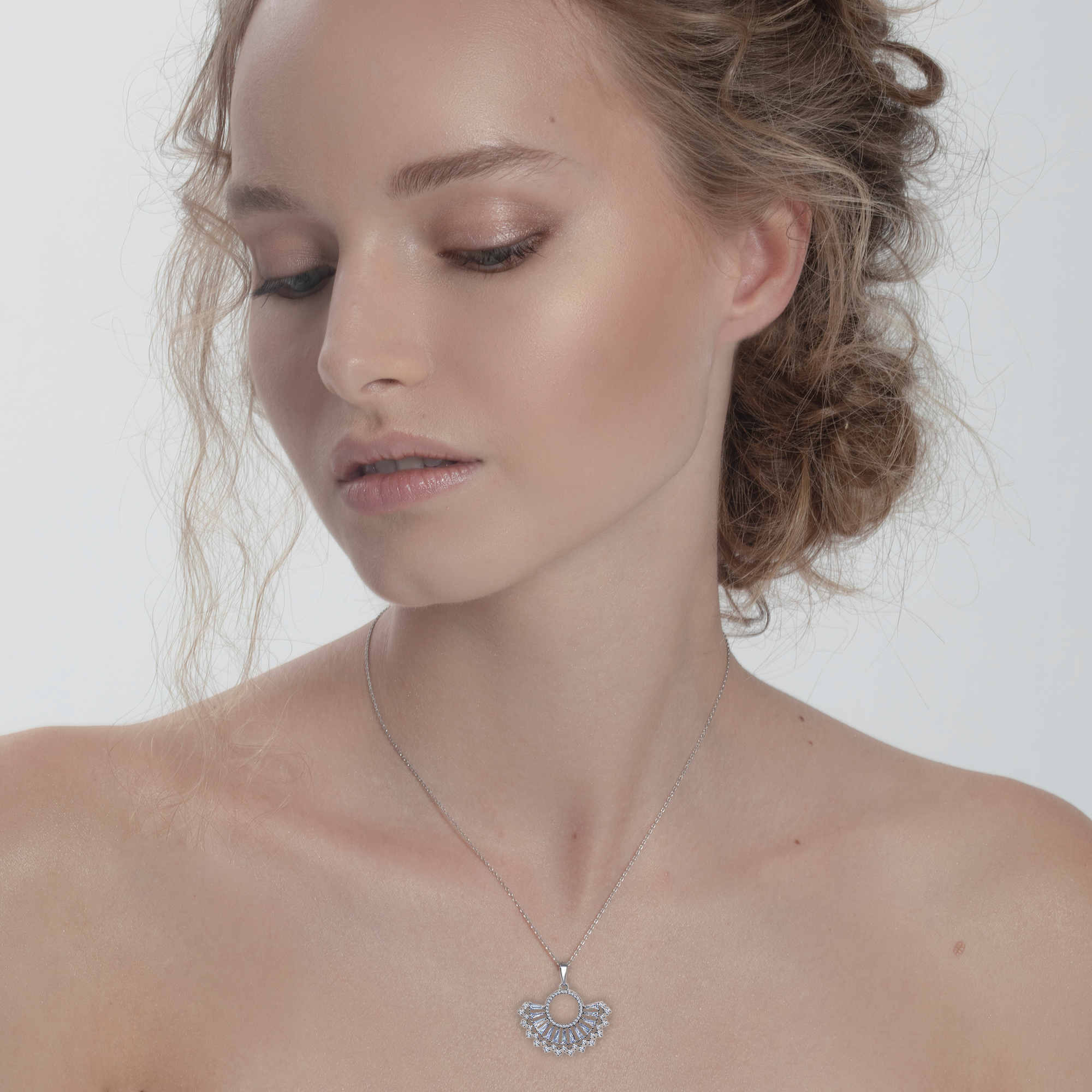 Lace Design Diamond Hybrid Gold Necklace SUPER OFFER PRICE