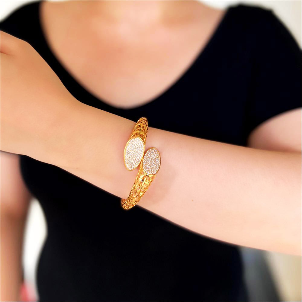 22 Carat Gold Star Detailed Stone Cuff Bracelet