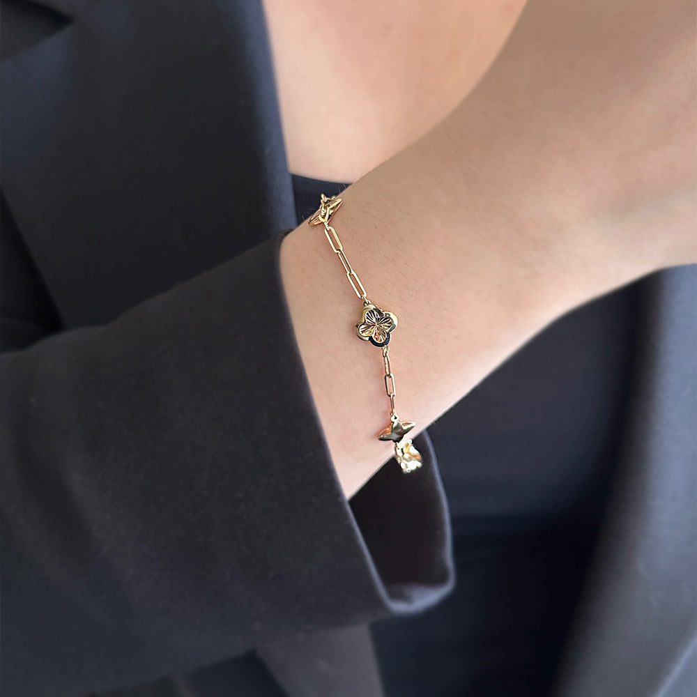 Gold Bracelet with Clover Motif