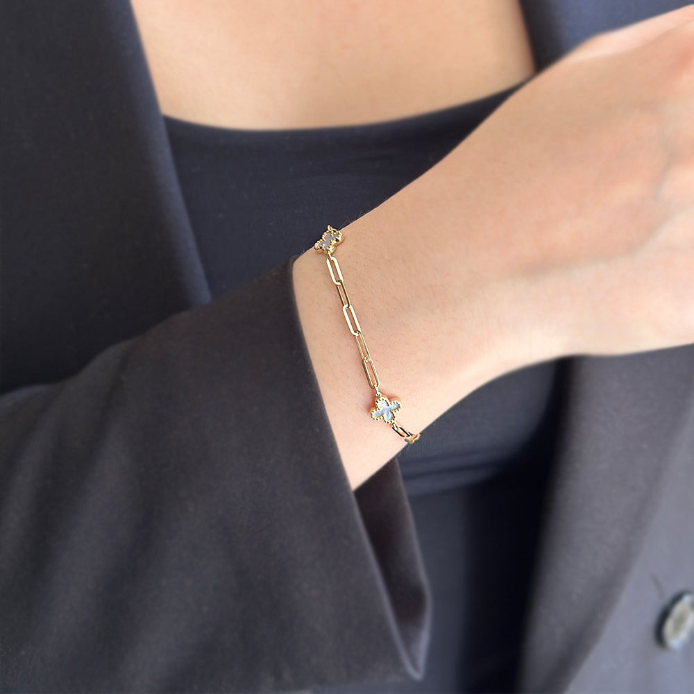 Yellow Gold Bracelet with Clover Motif