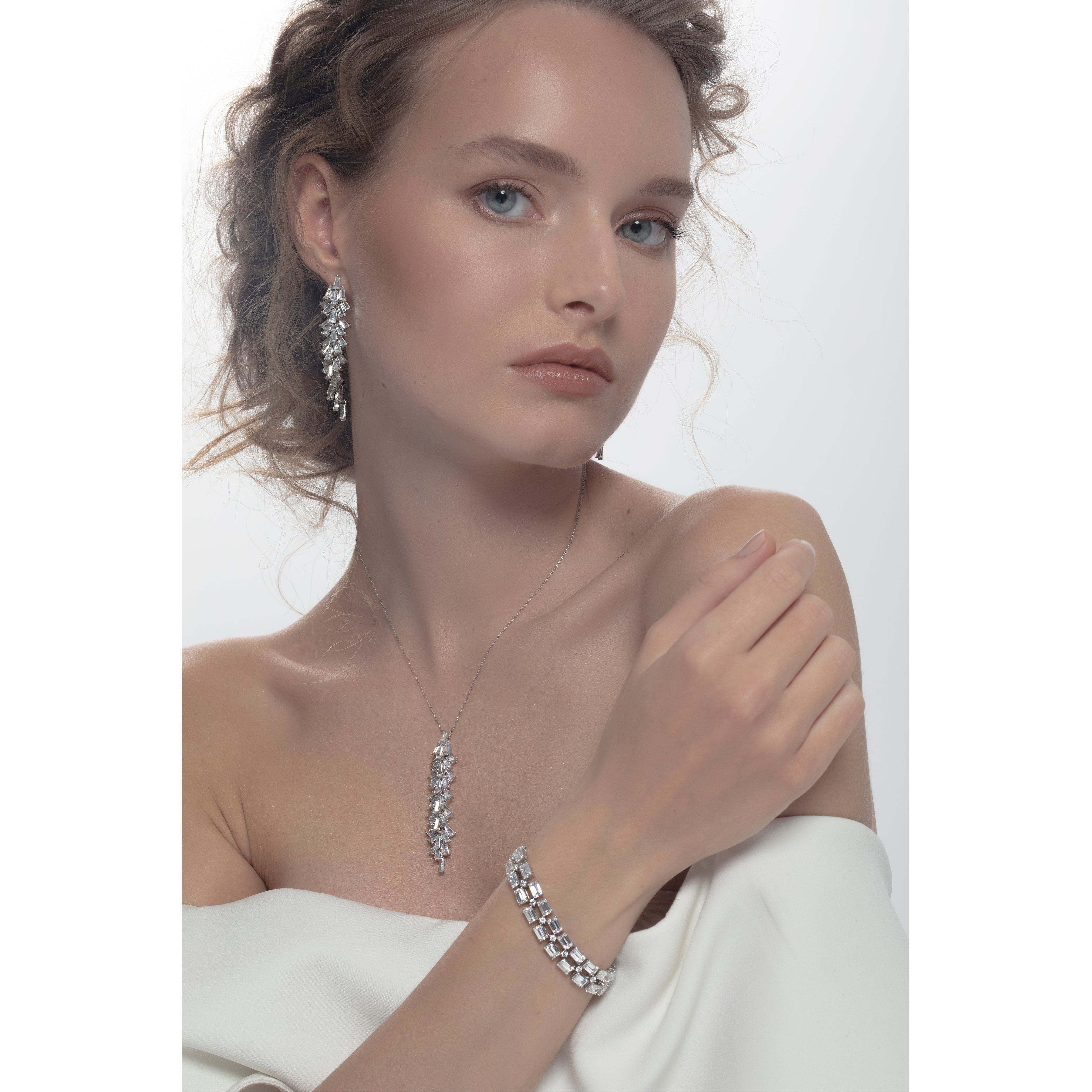 5.50 Carat Diamond Hybrid Gold Necklace Super Offer Price