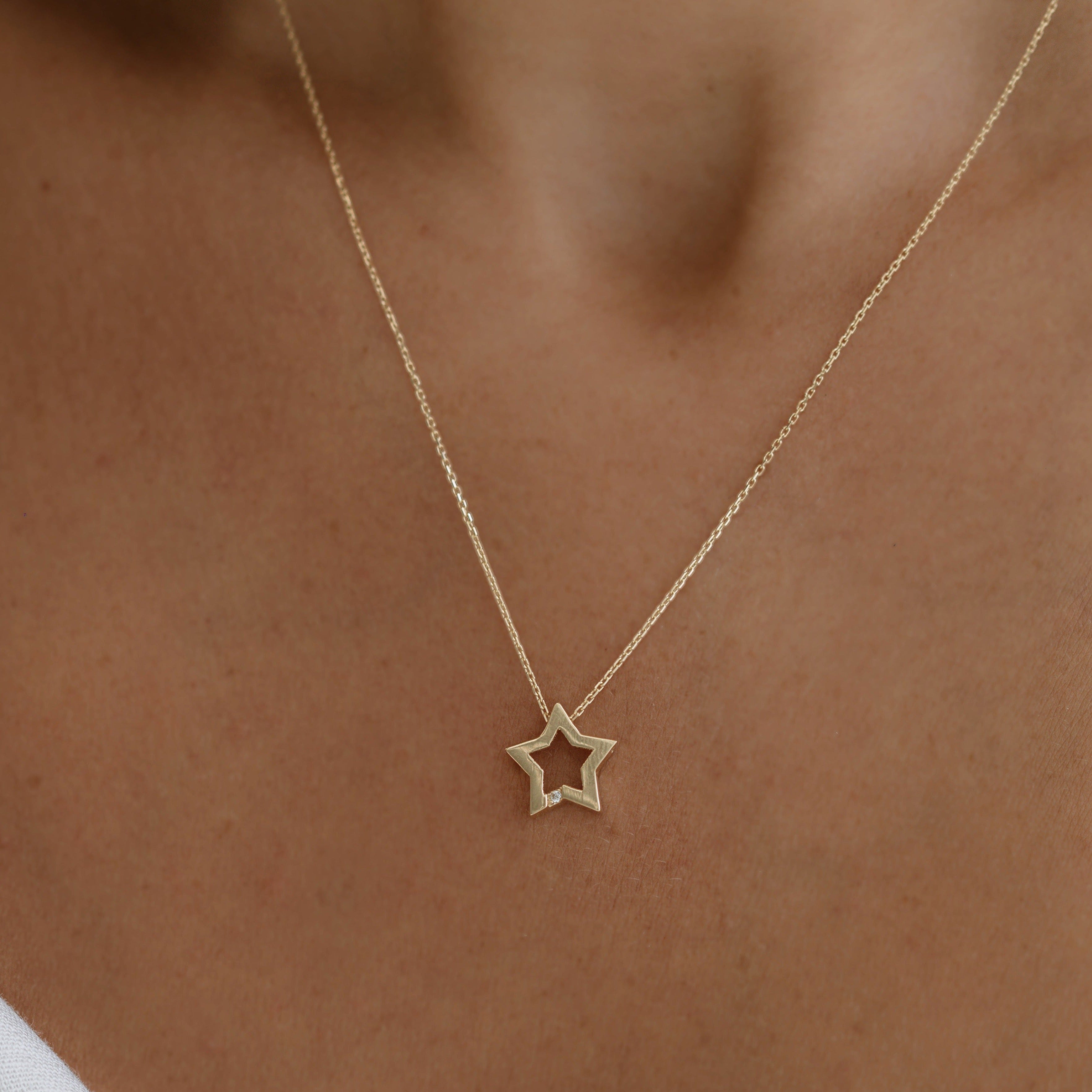 Etoile Necklace