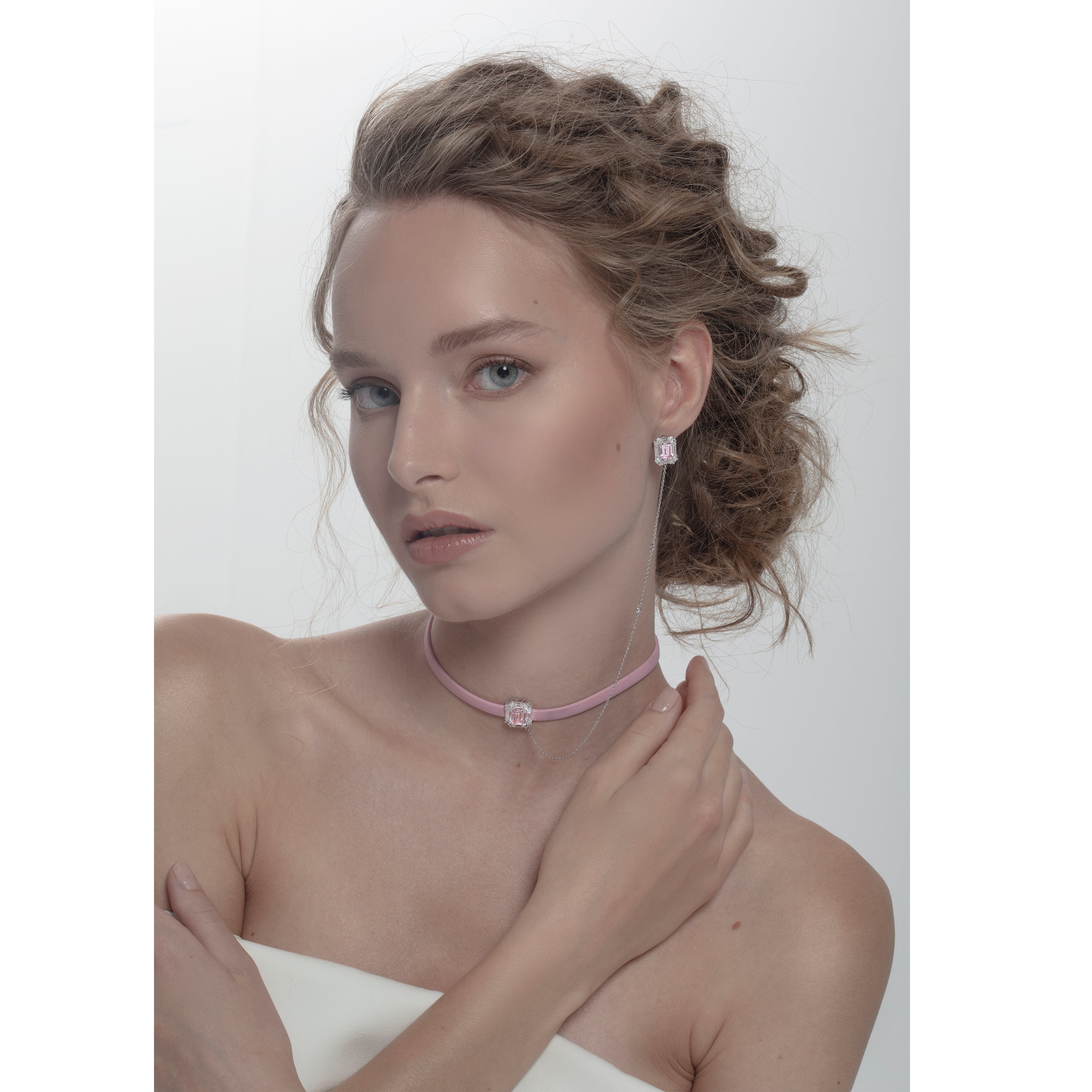 8 Carat Diamond Hybrid & Sapphire Gold Neckmaran