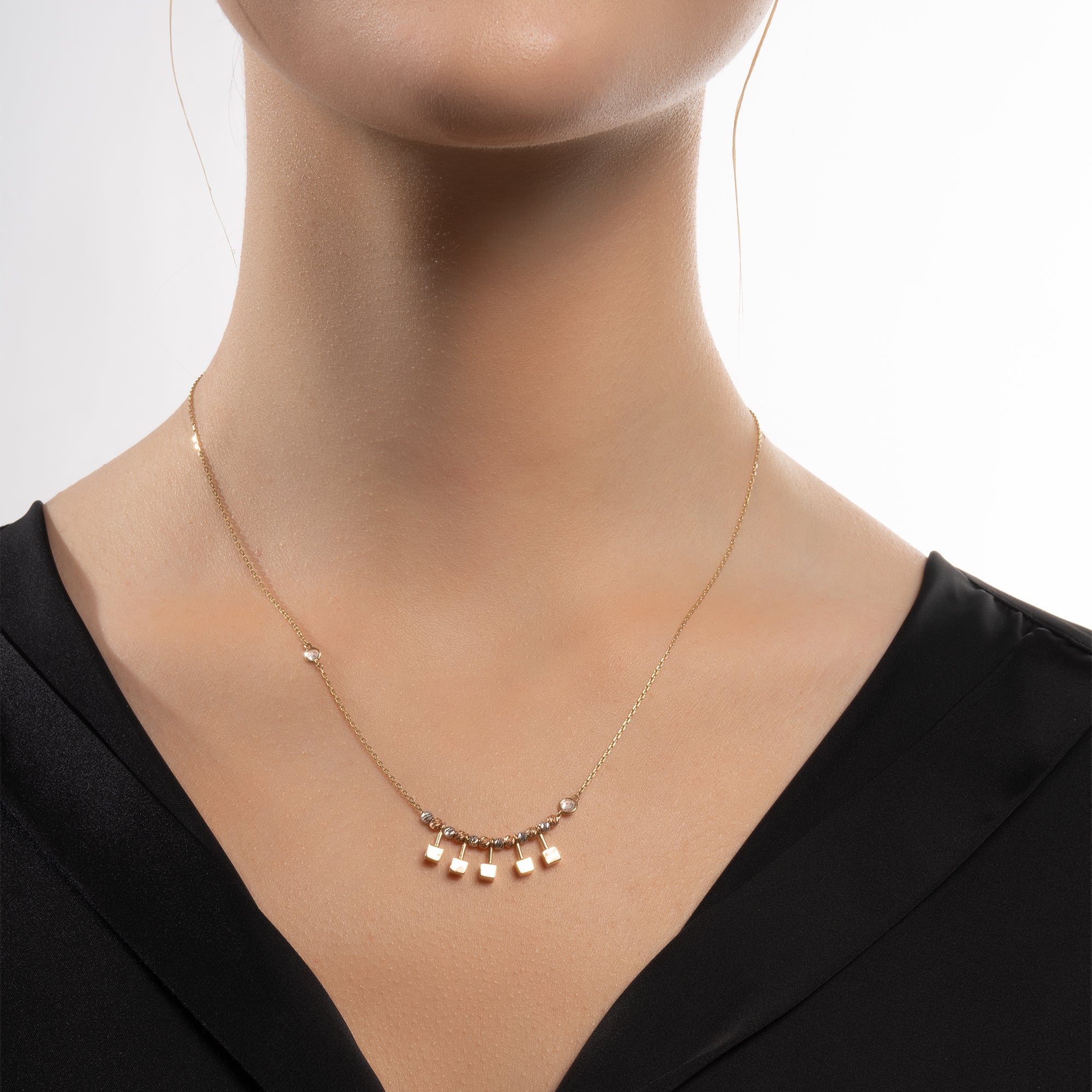Cube Detailed Dorika Ball Gold Necklace