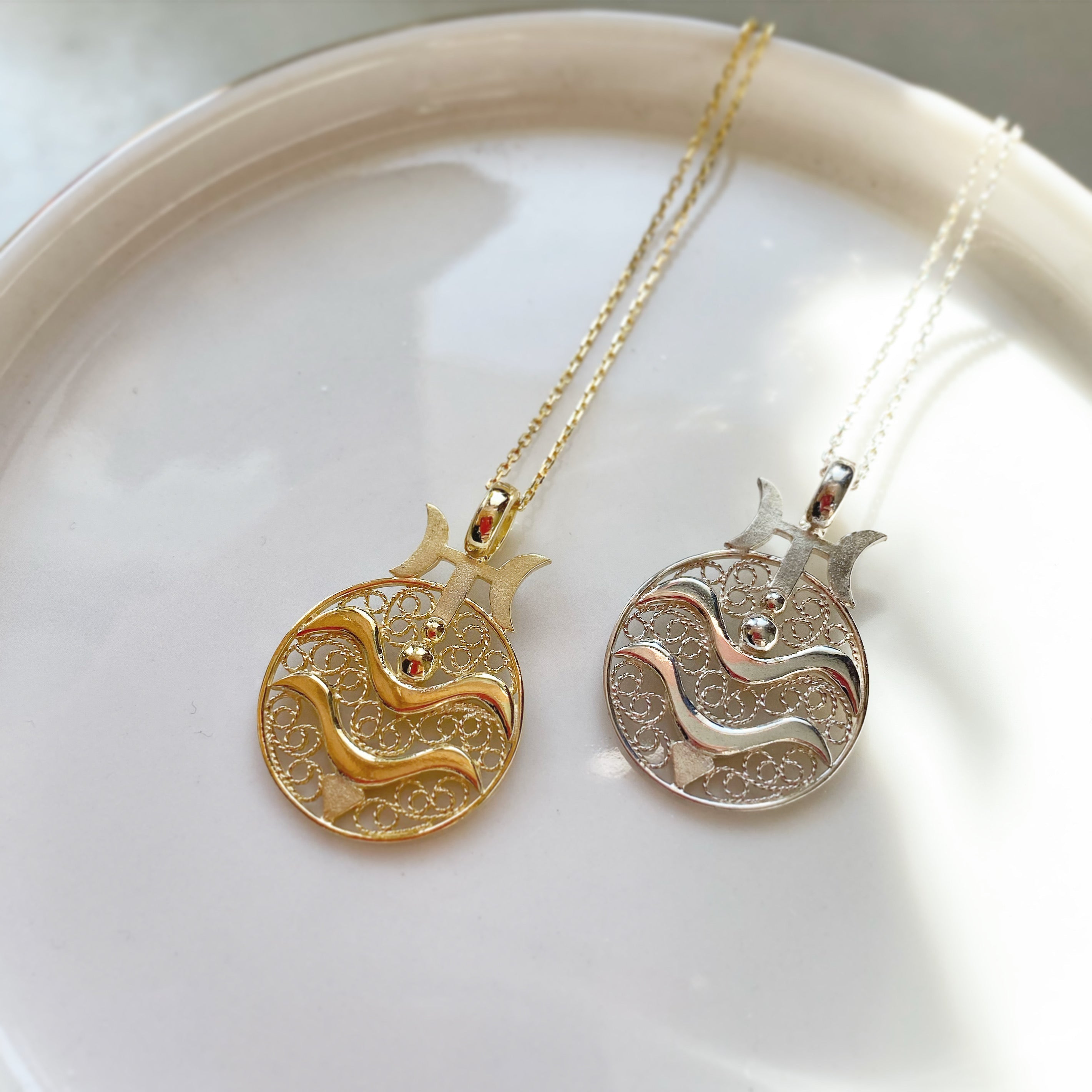 AQUARIUS NECKLACE