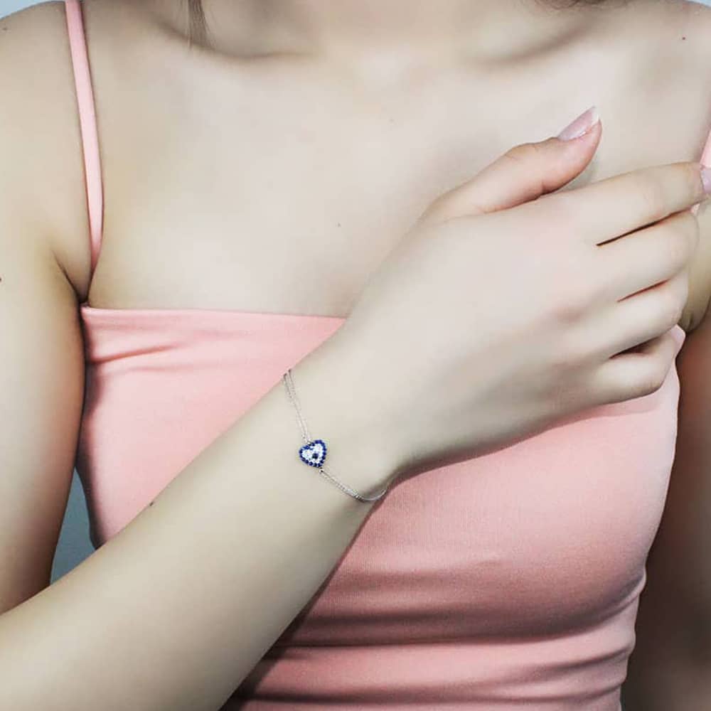14K Yellow Gold Blue Stone Eye Heart Bracelet