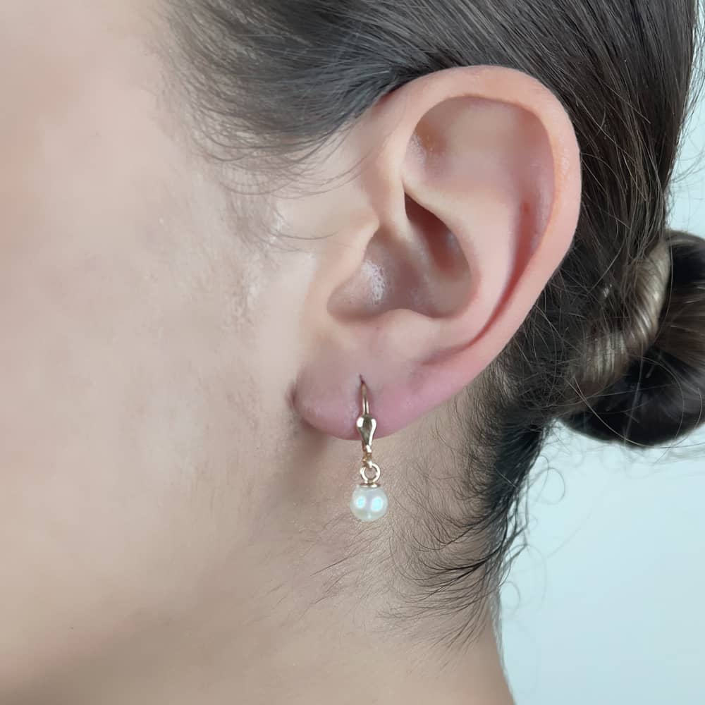 14 Carat Dangling Pearl Gold Earrings