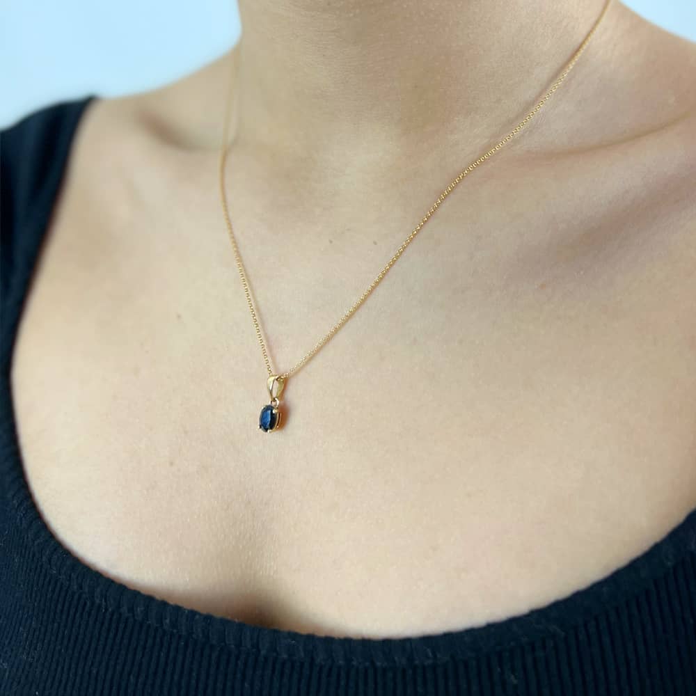 14K Gold Oval Cut Navy Blue Color Solitaire Necklace