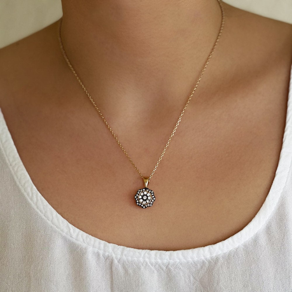 14 Carat Diamond Effect Necklace