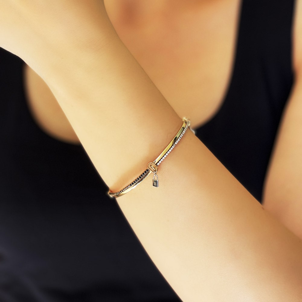 14 Carat Lock Detailed Women's Cuff Bracelet