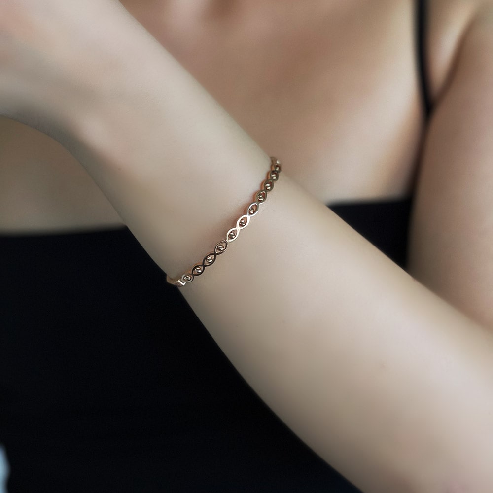 14 Carat Dorika Cuff
