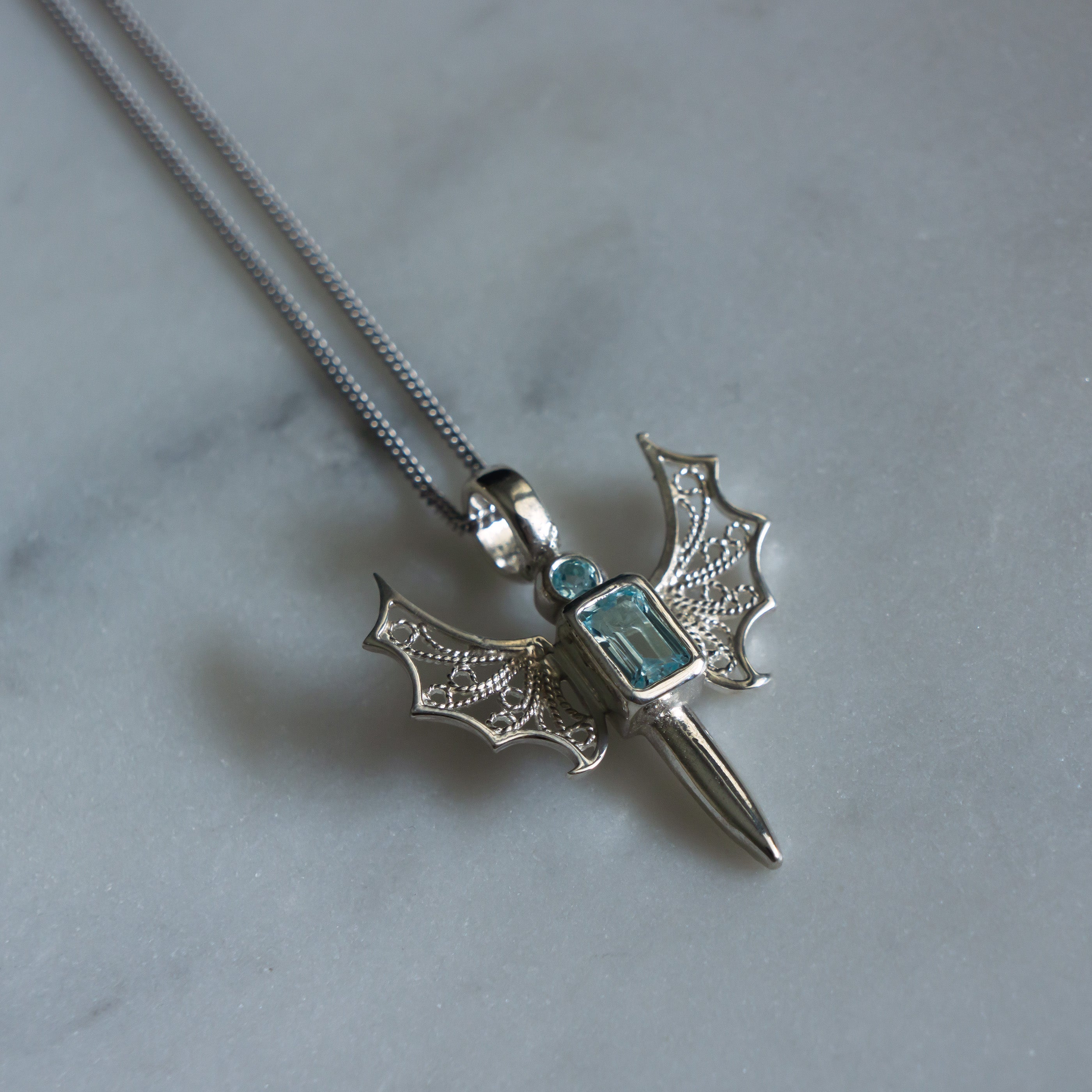BOLD DEVOLO NECKLACE - BLUE TOPAZ STONE