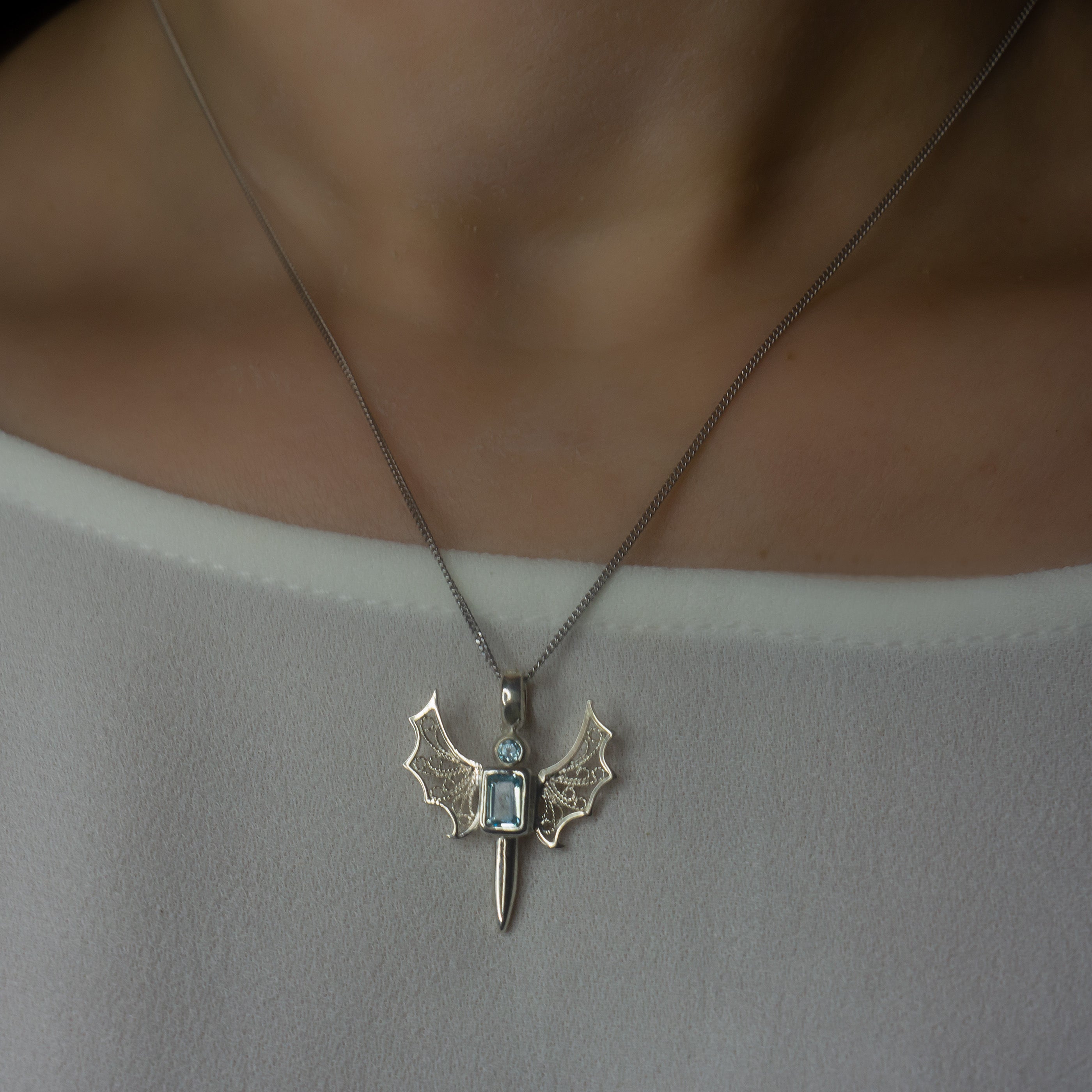 BOLD DEVOLO NECKLACE - BLUE TOPAZ STONE