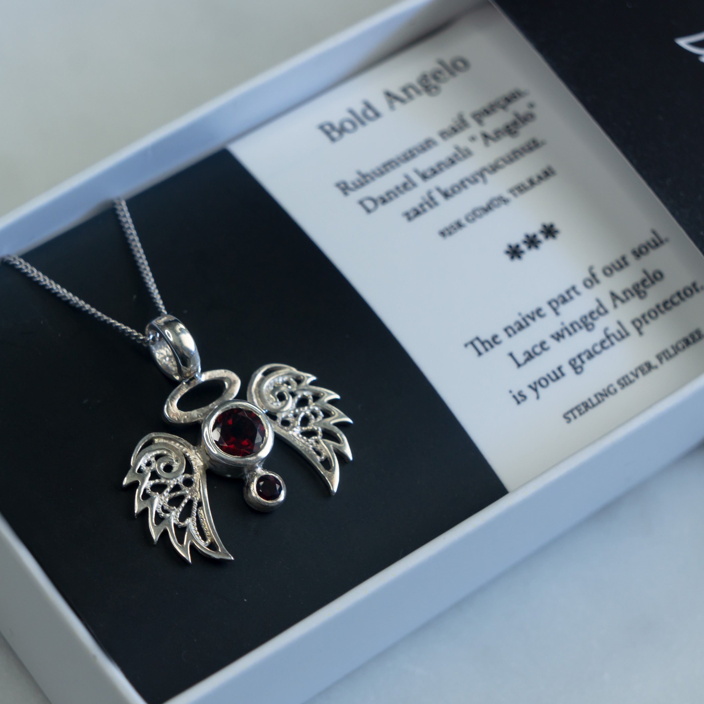 BOLD ANGELO NECKLACE - GARNET STONE