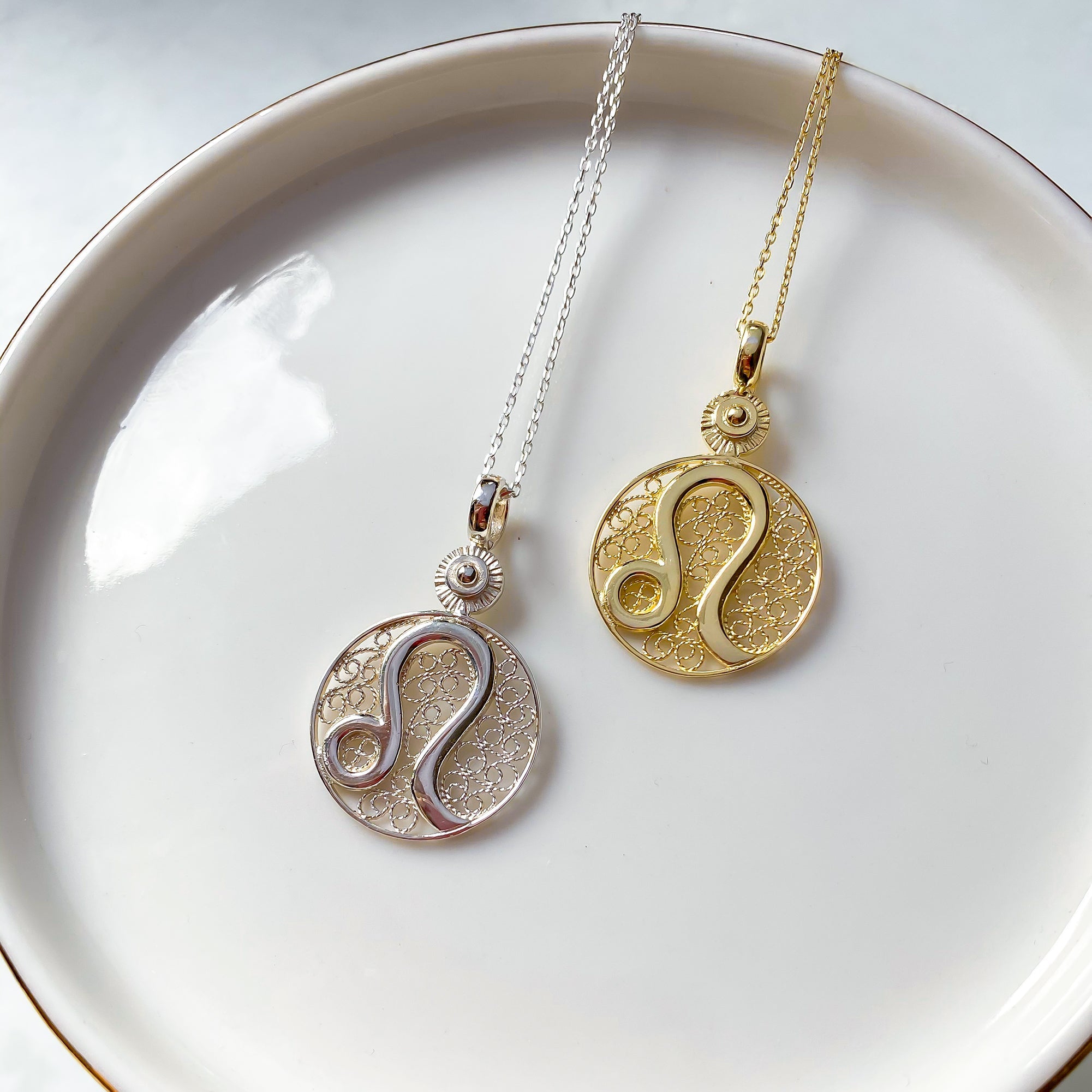 LEO SIGN NECKLACE