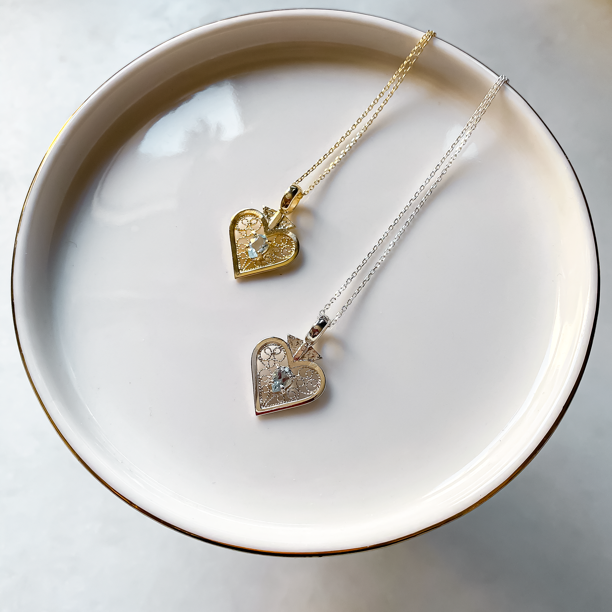 ELIZABETH NECKLACE - BLUE TOPAZ STONE