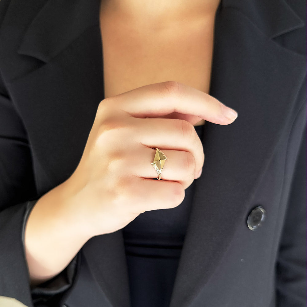 Volare Yellow Gold Ring with White Sapphire